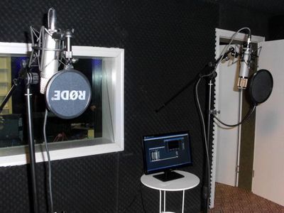 廣大錄音棚棚主這里報到啊,方便大家聯(lián)絡(luò)